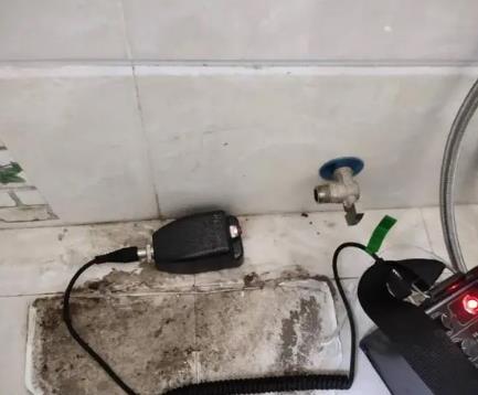 绥棱屋顶漏水维修公司分享下卫生间漏水的危害及解决方法
